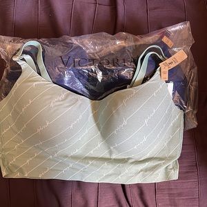 Victoria’s Secret PINK lightly lined bra - 2pk size L